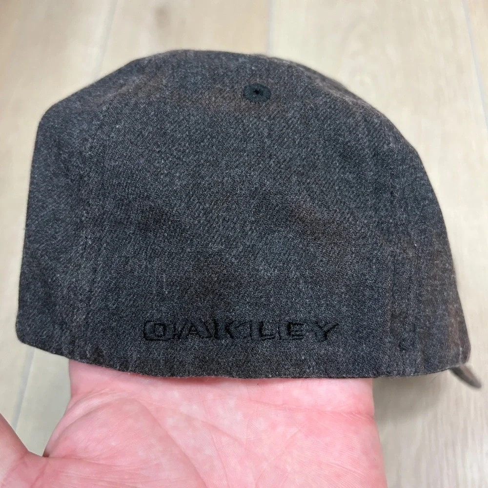 Oakley Y2K Tinfoil Flexfit Hat Gray Charcoal Metal Icon Logo Cap S-M Vintage